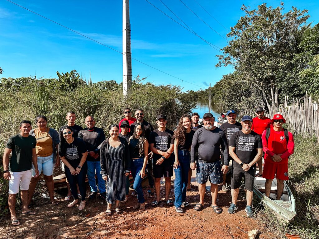 Uma igreja em ação: amor e solidariedade para os desabrigados vítimas da enchente do Rio Juruá