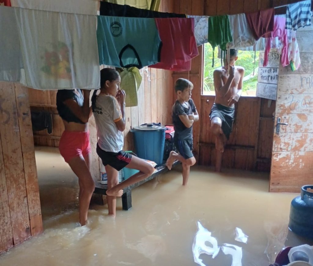 100 famílias são afetadas pelas cheias dos rios em Marechal Thaumaturgo