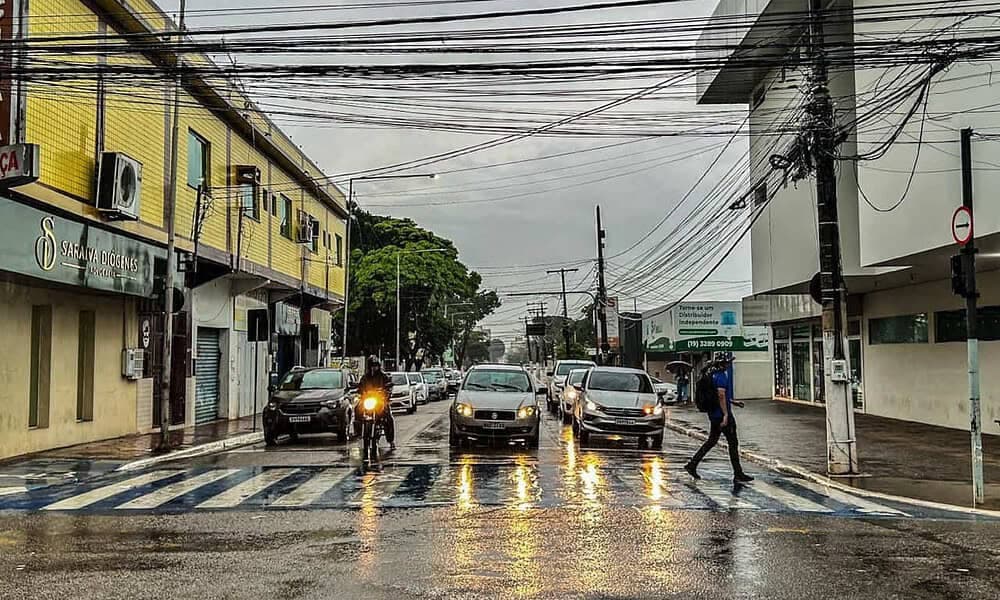 Acre recebe novo alerta de chuvas intensas e ventos fortes