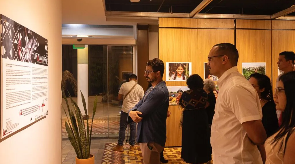 Museu dos Povos Acreanos recebe exposição fotográfica sobre a resistência dos Tupinambás