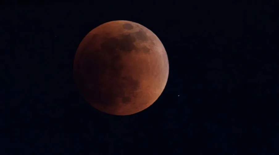 Eclipse total da Lua ocorre nesta madrugada; saiba tudo sobre