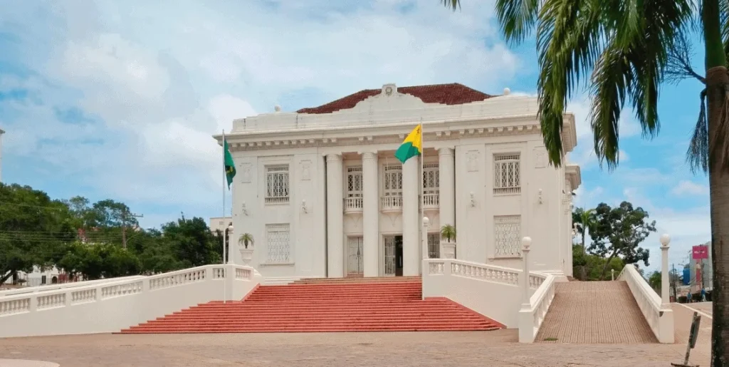 Governo convoca aprovados em processo seletivo da Saúde para entrega de documentos; veja lista