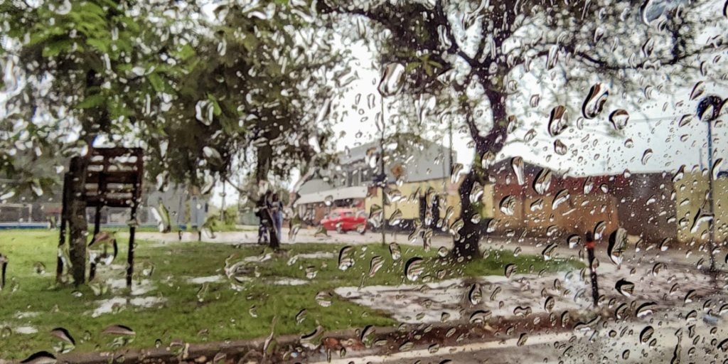 Inmet emite alerta de perigo para chuvas intensas no Acre com ventos de até 100 km/h