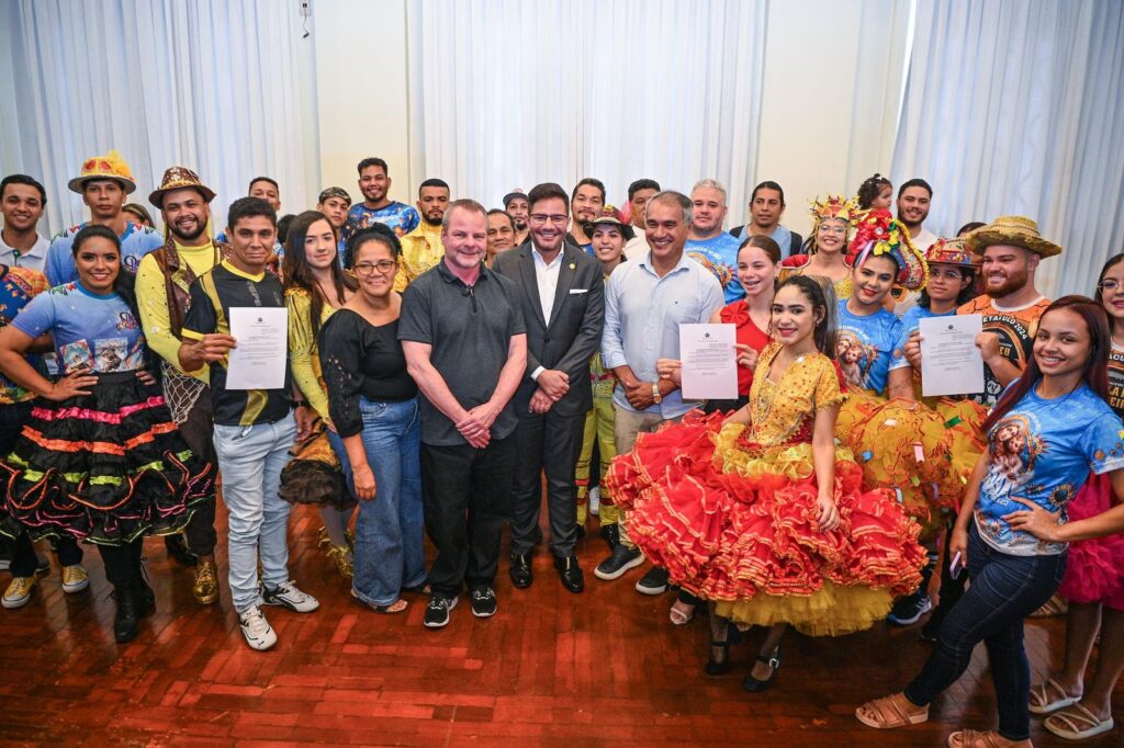 Gladson sanciona leis de Longo reconhecendo quadrilhas juninas como patrimônio cultural do Acre