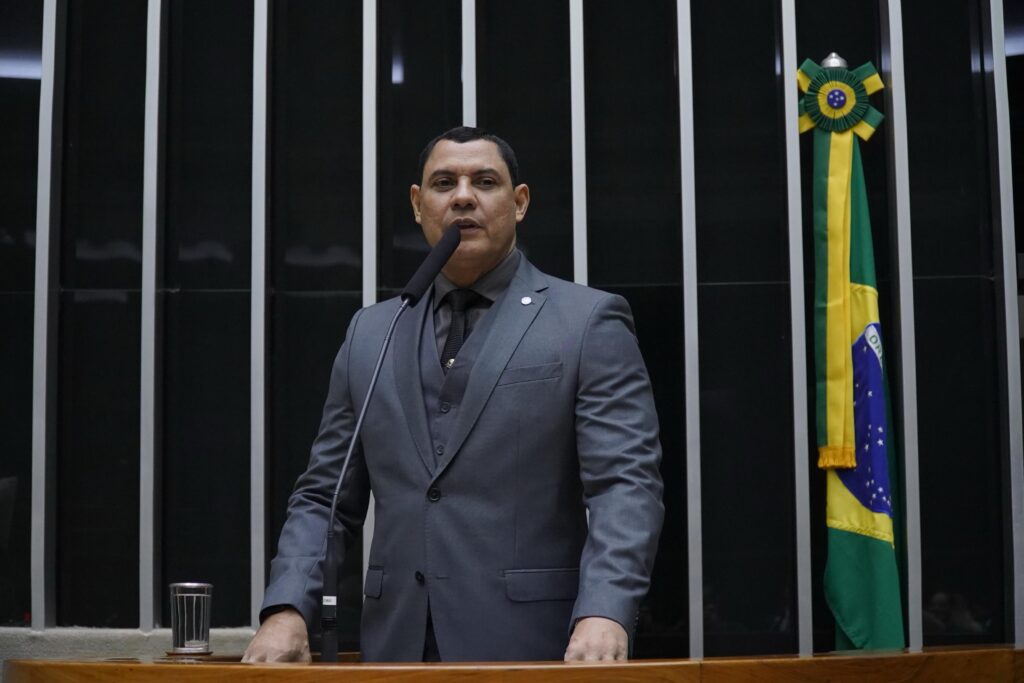 Deputado Coronel Ulysses Apresenta Projeto de Lei para Fortalecer a Atuação dos Peritos Papiloscopistas na Segurança Pública