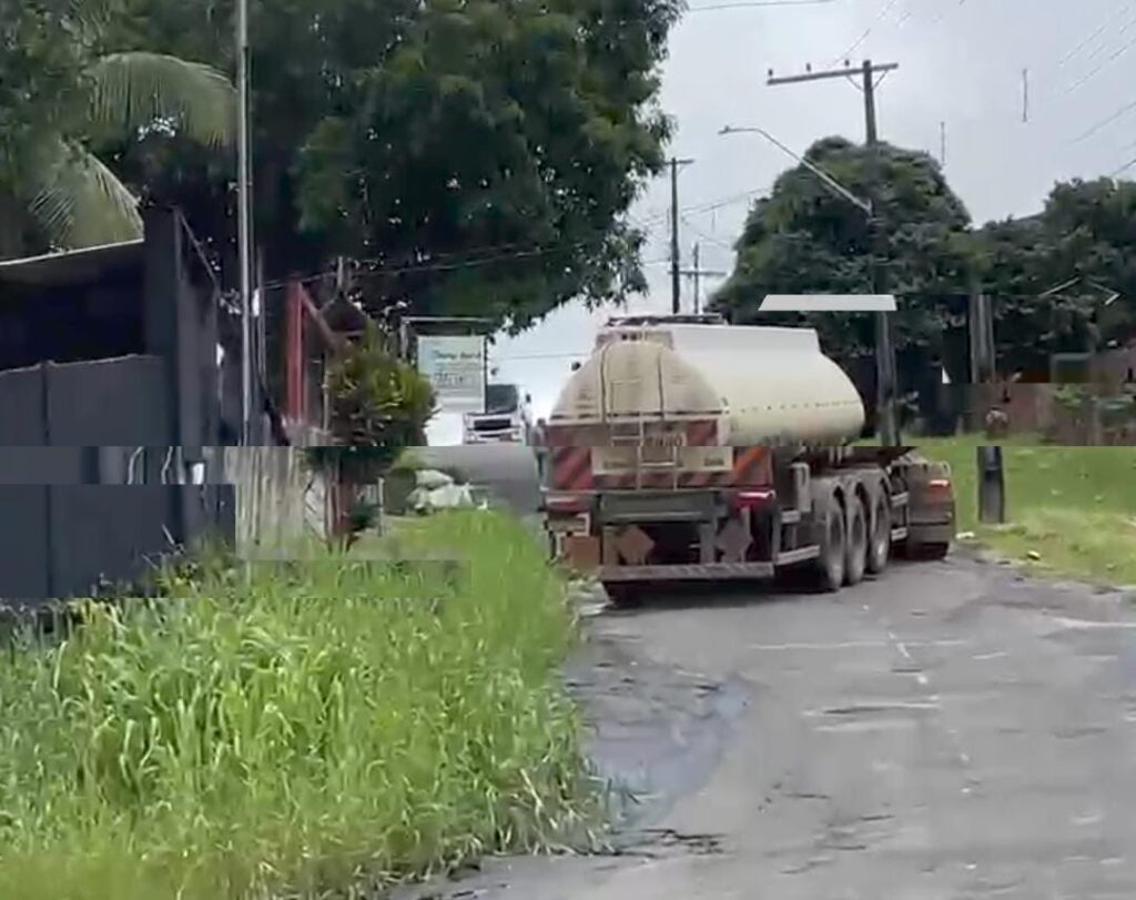 Cruzeiro do Sul: carreta não consegue subir e fica ‘atravessada’ em ladeira; ASSISTA