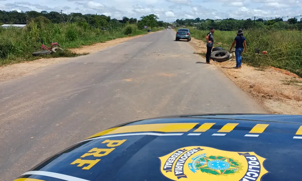 BR-364 é liberada após protesto de moradores em Sena Madureira