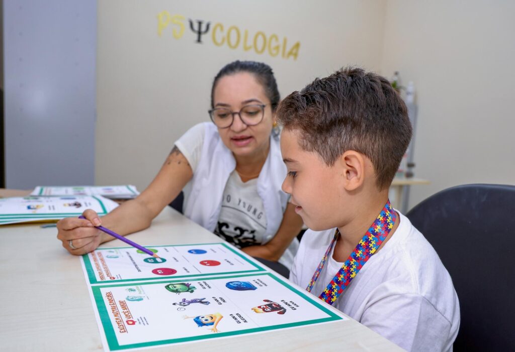 Atendimento especializado para autistas avança na rede pública de saúde do Acre