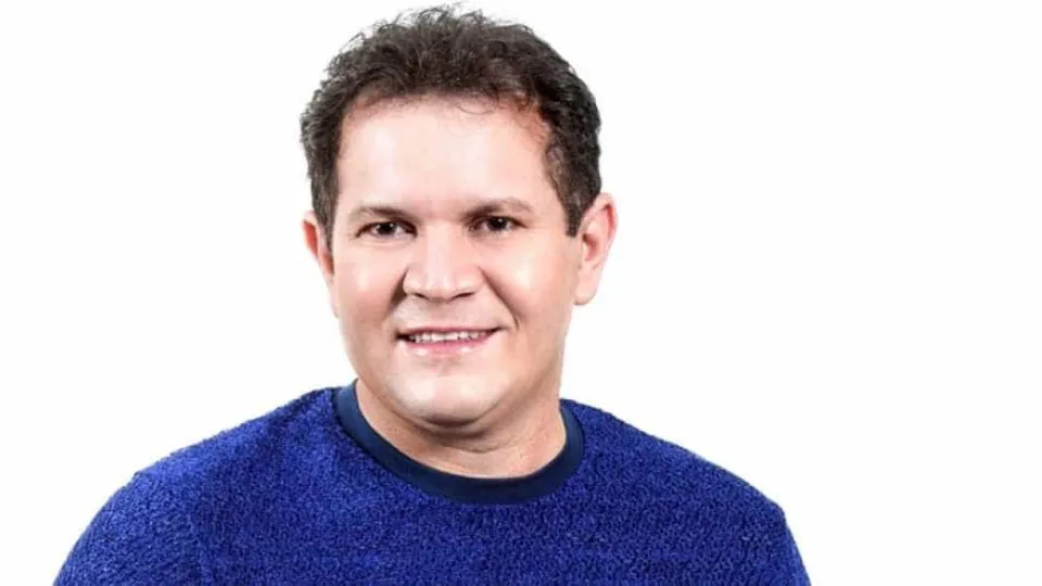 Ximbinha anuncia início de carreira política