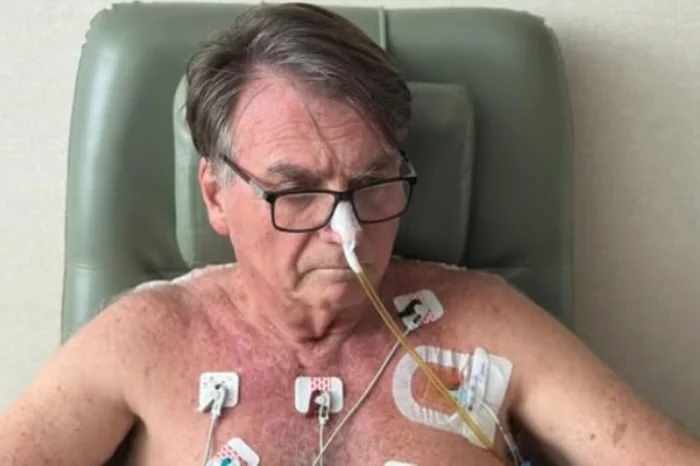 Bolsonaro na UTI: “Dias têm exigido de mim silêncio, mas sigo firme”