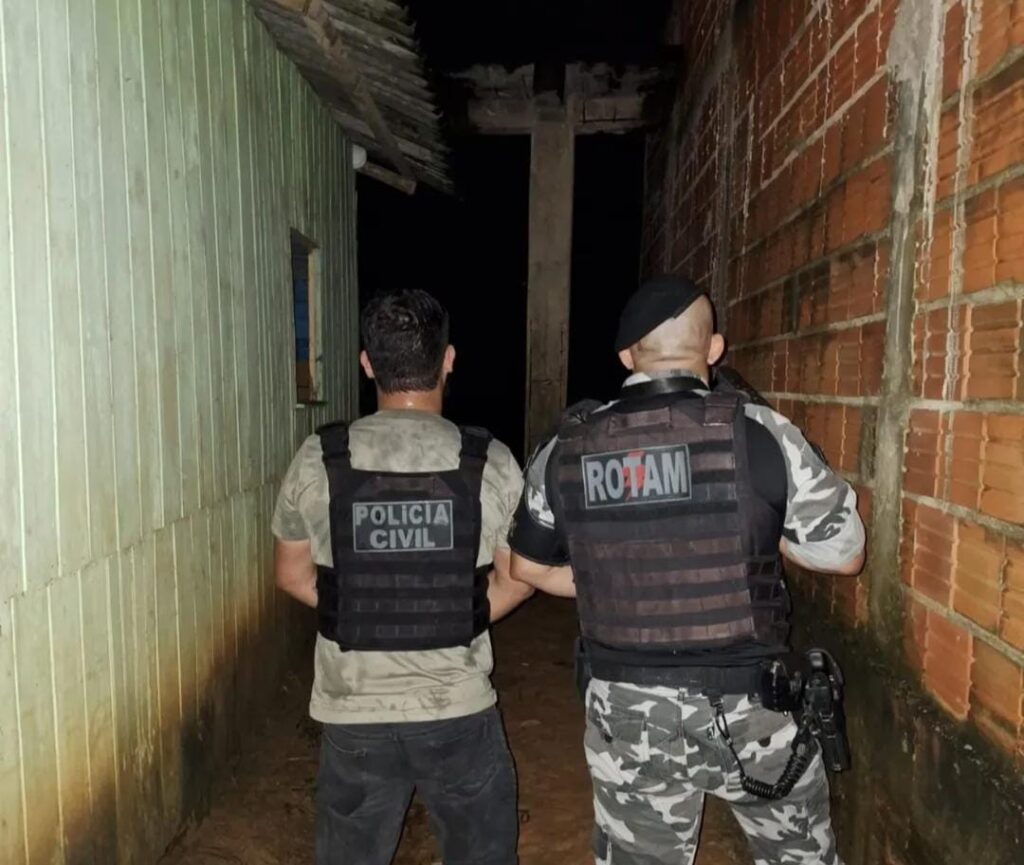 Operação apreende drogas em casa utilizada para reunião de facção criminosa em Cruzeiro do Sul