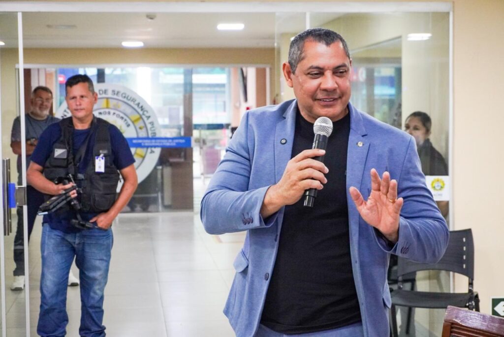 Deputado federal Coronel Ulysses lidera debate sobre segurança e convoca sociedade para discutir medidas urgentes contra o crime.
