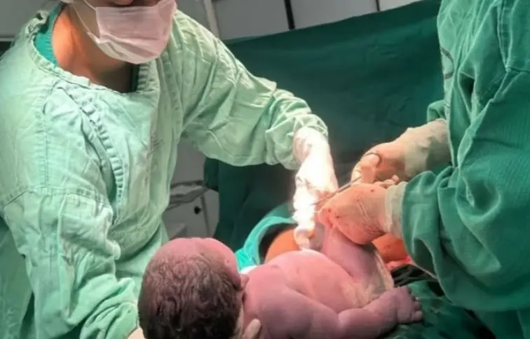 Mãe se surpreende com bebê de 6,2 kg: “Não sabia que seria tão grande”