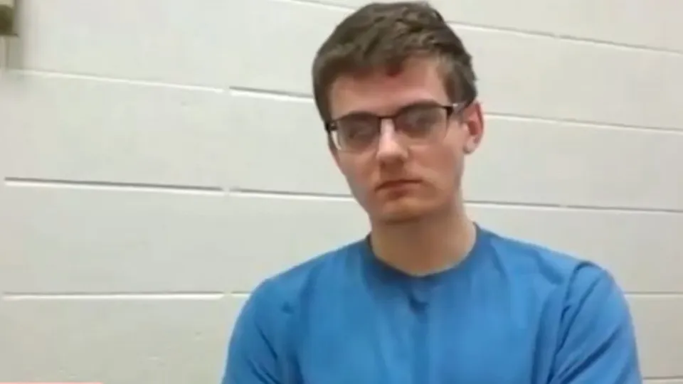 Jovem mata os pais nos EUA como plano neonazista contra Trump, diz FBI