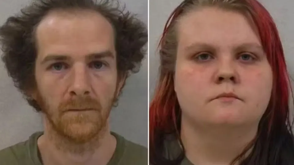 Casal é preso após matar bebê ao usar álcool ‘para acalmar a filha’