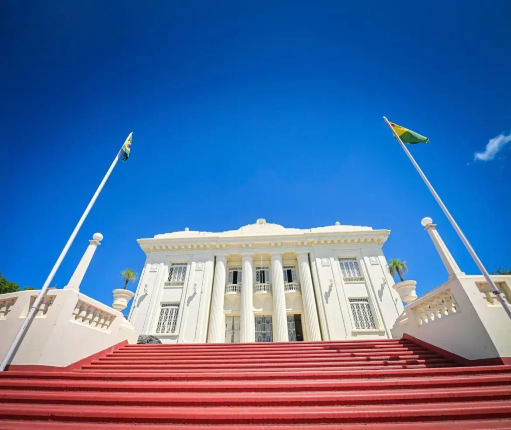 Governo decreta ponto facultativo para maio, e servidores terão feriado prolongado