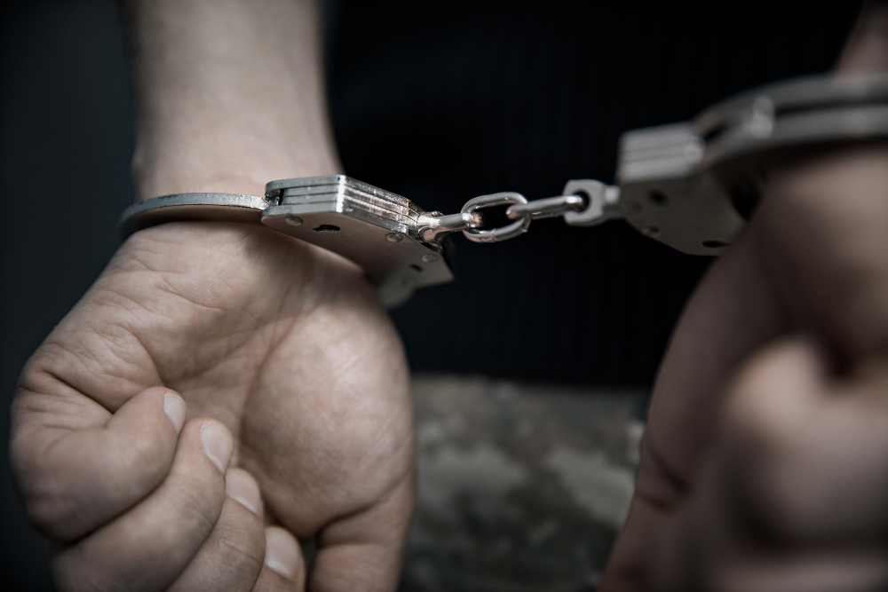 Homem é preso em Mâncio Lima após usar filho de 6 anos para furtar comércio