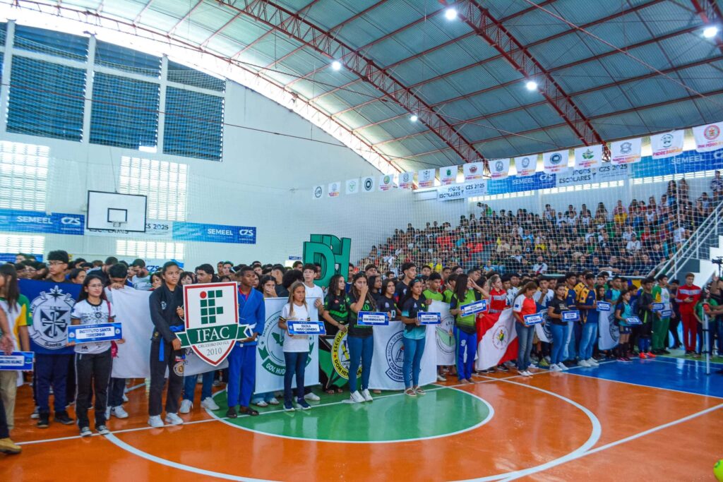 Com reforma do ginásio, Jogos Escolares 2025 são abertos em Cruzeiro do Sul