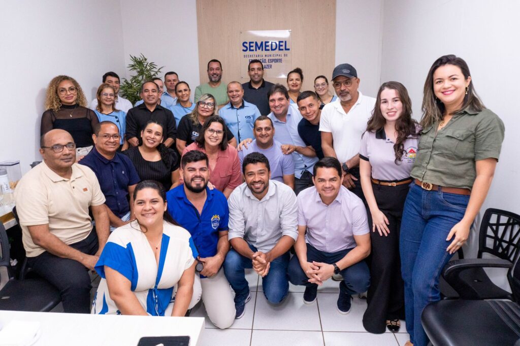 Educação Municipal de Cruzeiro do Sul expõe cronograma de trabalho e avanços para a Câmara de Vereadores