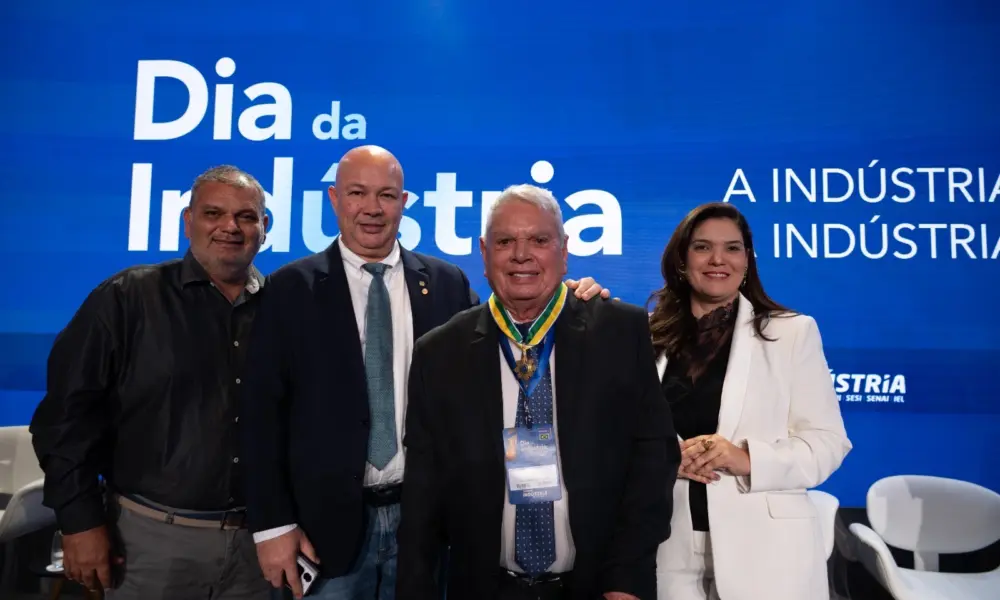 Acreano é homenageado com medalha da Ordem do Mérito Industrial da CNI