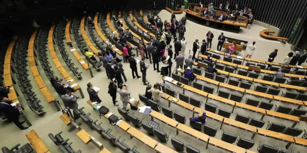 Câmara pode votar urgência para aumentar número de deputados federais