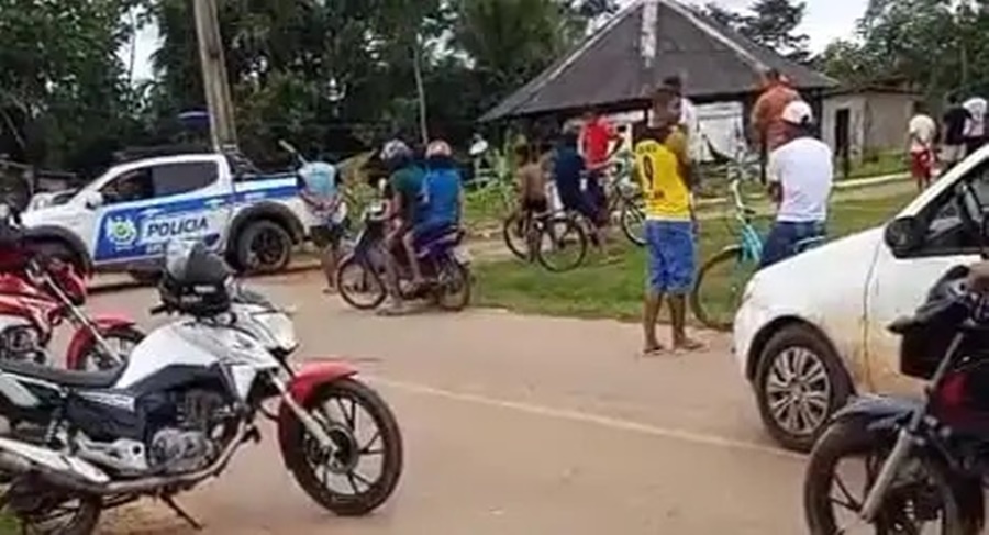 No interior do Acre, morador vai buscar bola que caiu em quintal e acaba agredido a ripada