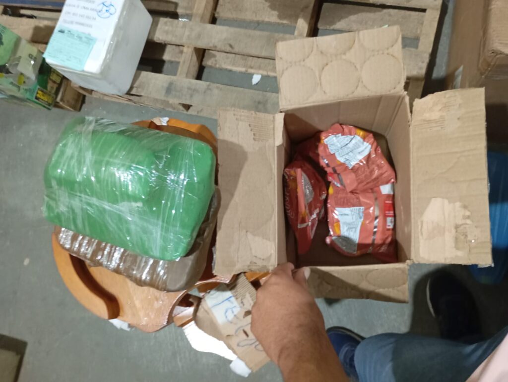Polícia Civil do Acre apreende maconha escondida em encomenda com bolachas em transportadora de Cruzeiro do Sul