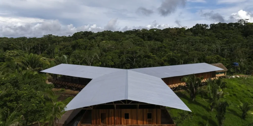 Projeto da Aldeia Sagrada Yawanawa é destaque na Bienal de Arquitetura, em Veneza