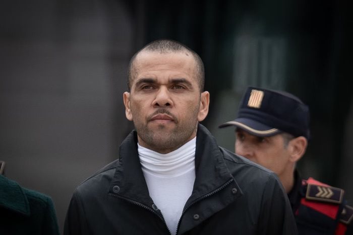 Daniel Alves vence disputa judicial contra ex e recupera R$ 4 milhões