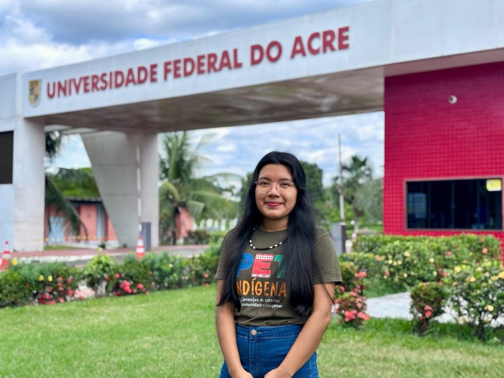 Pela 1ª vez, indígena acreana é aprovada no curso de Medicina da Ufac