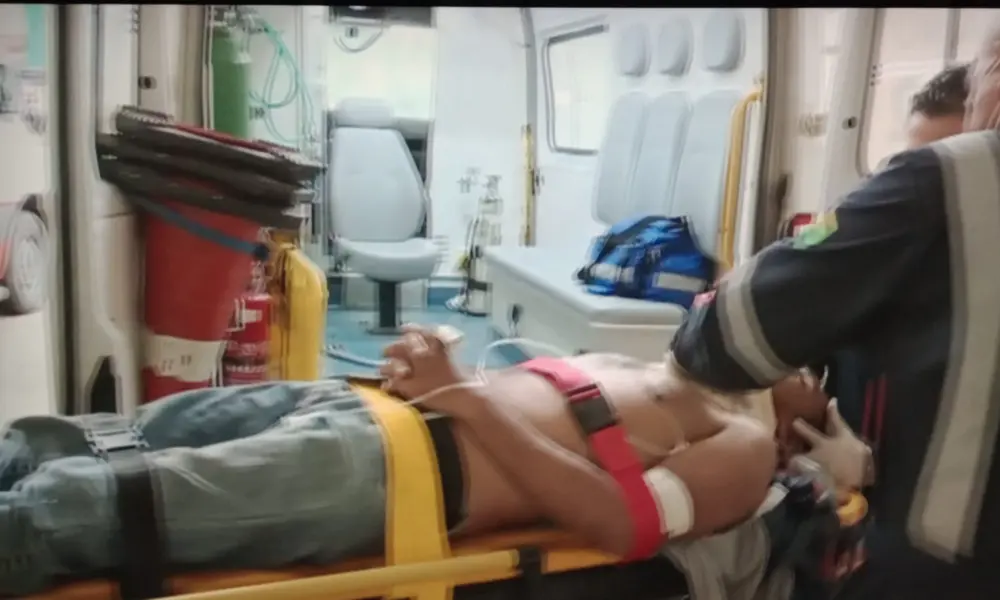 Carpinteiro cai de telhado e sofre traumatismo craniano em Rio Branco