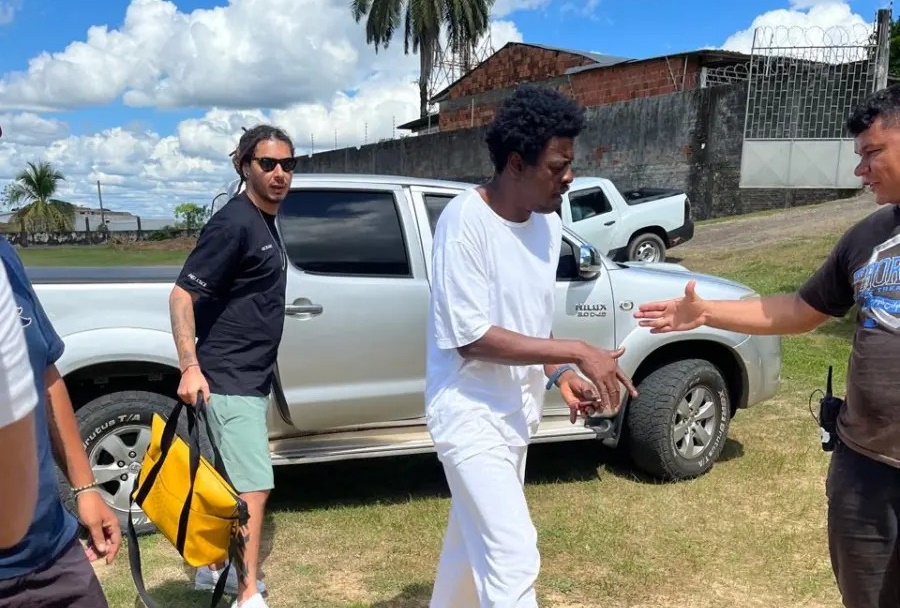 Seu Jorge grava cenas de novo filme na casa do ex-governador Orleir Cameli