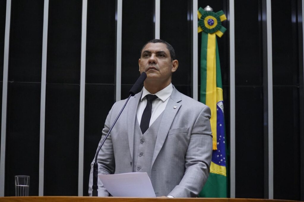 Ulysses denuncia ações do ICMBio no Acre e propõe decreto para proteger produtores rurais