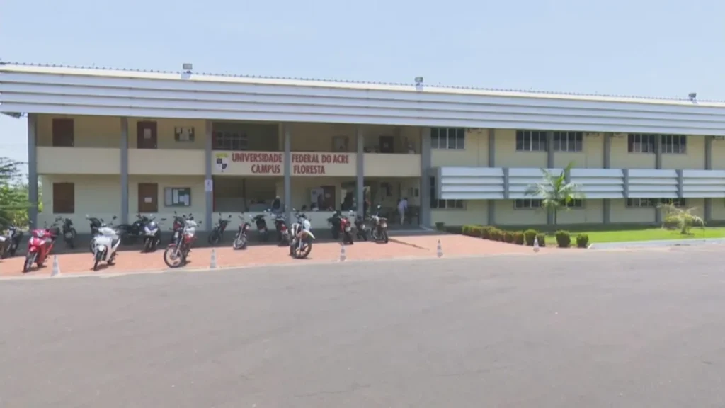UFAC emite nota de esclarecimento e repúdio após relato de professora sobre condições de trabalho