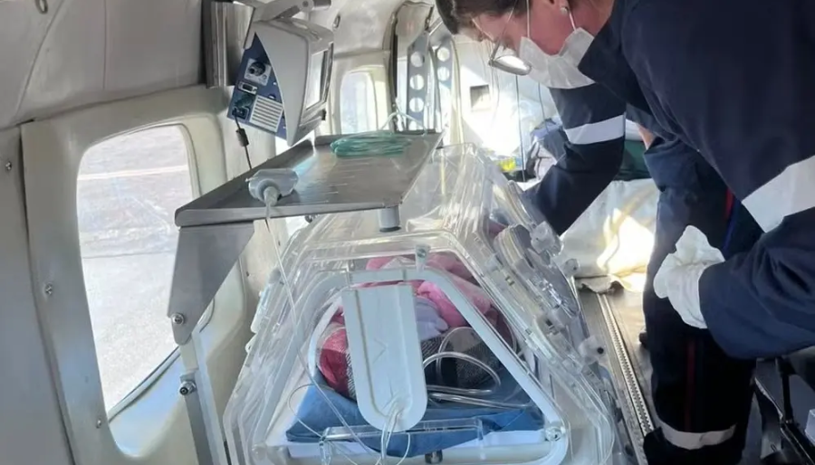 Recém-nascida com queimaduras graves será transferida para Manaus em UTI aérea