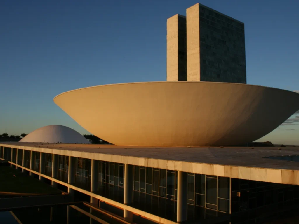 Deputados e senadores do Acre votam em medida que aumenta gastos com fundo partidário