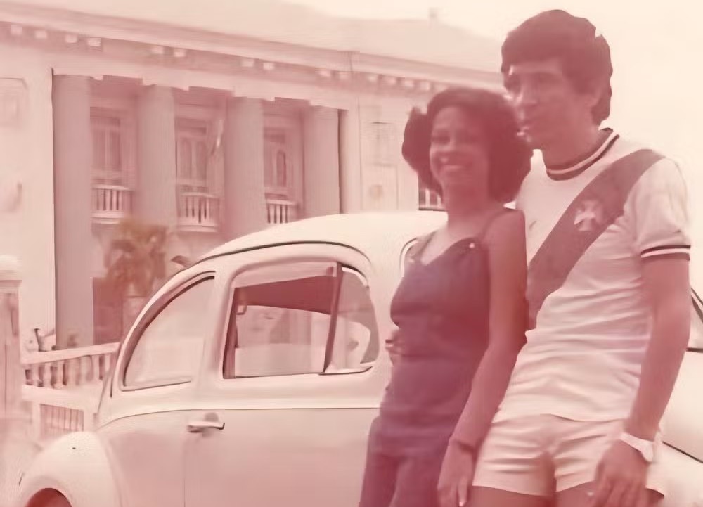 ‘Se meu fusca falasse’: aposentado do AC mantém carro comprado há mais de 40 anos como memória da esposa