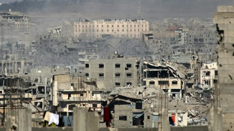 Defesa Civil de Gaza anuncia 30 mortos por bombardeios israelenses