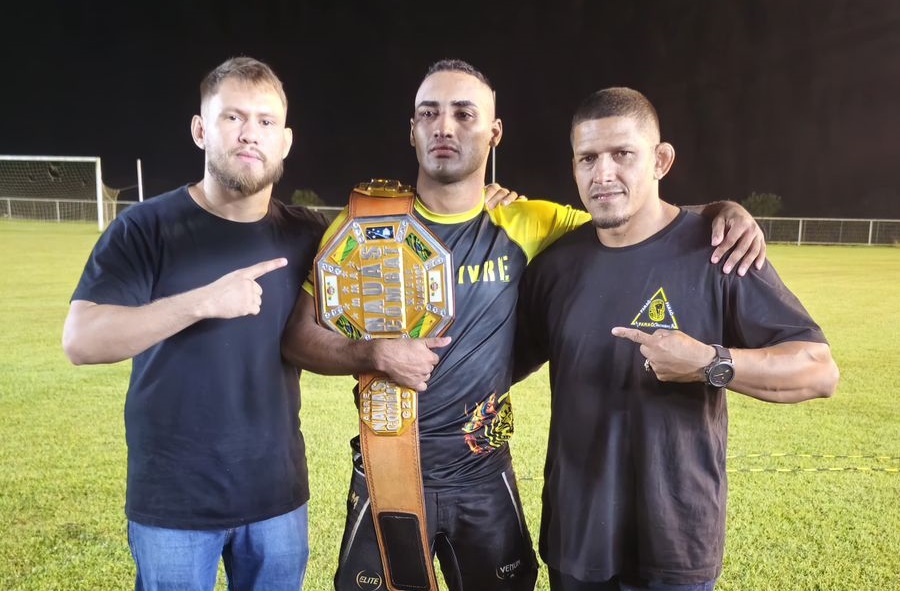 Cruzeirense Deusmar Júnior vence venezuelano e conquista cinturão na luta principal do Nauás Combat XX