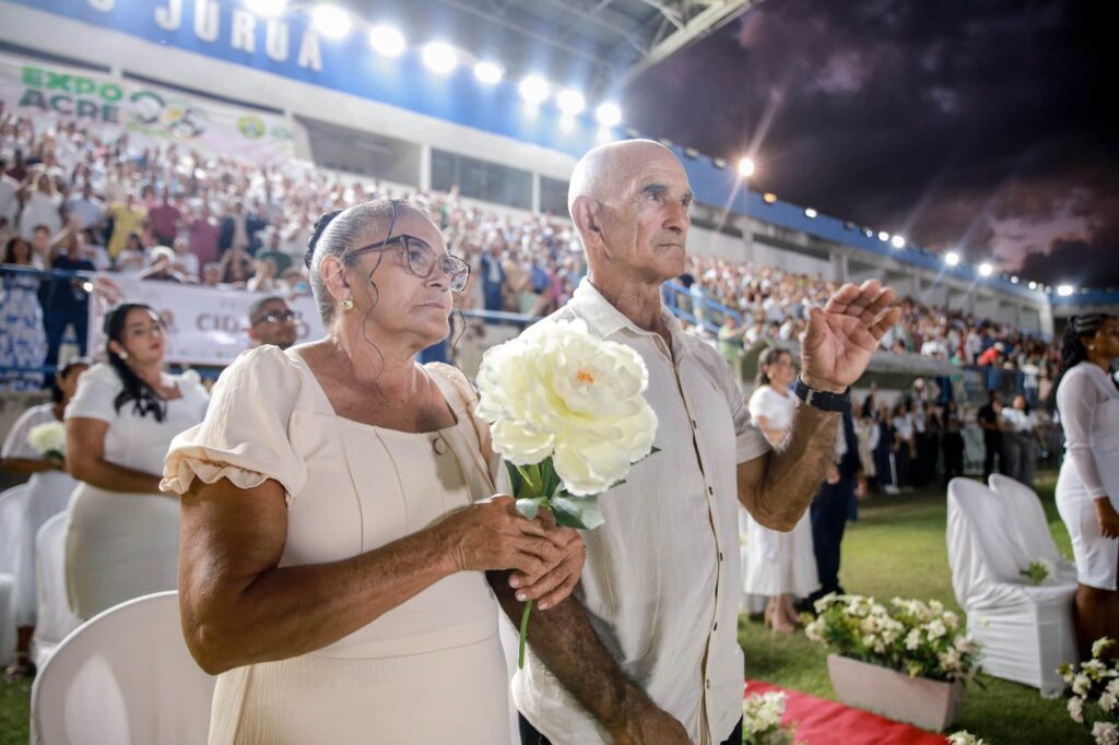 Estado e Projeto Cidadão celebram a união de 405 casais na Expo Acre Juruá