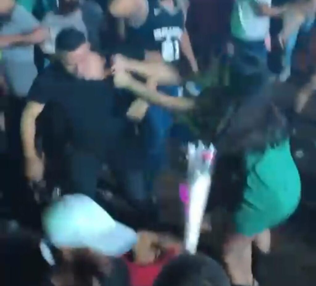 Pancadaria entre homens foi registrada no espaço do palco principal na Expoacre Juruá; ASSISTA