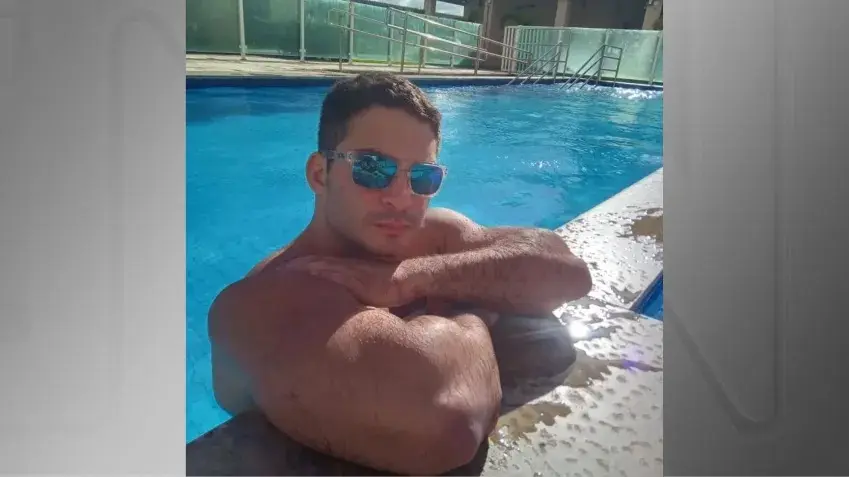 Ex-jogador que deu 60 socos na namorada disse ter “crise de claustrofobia”