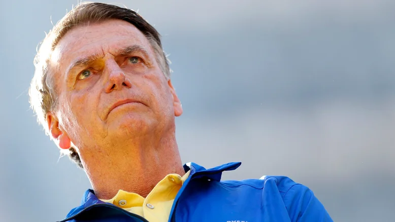 Bolsonaro é autorizado a receber visita de filhos e outros familiares