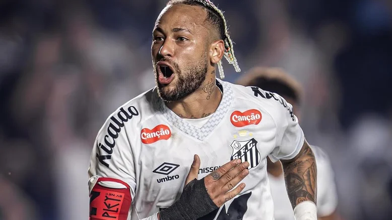 Neymar detona gramado do Allianz: ‘Impossível de jogar’