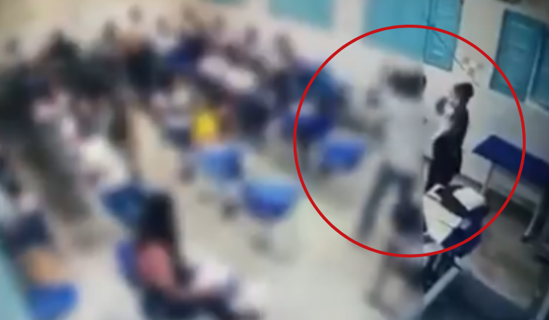 VÍDEO: estudante desfere tapa na cara de professora dentro de sala de aula