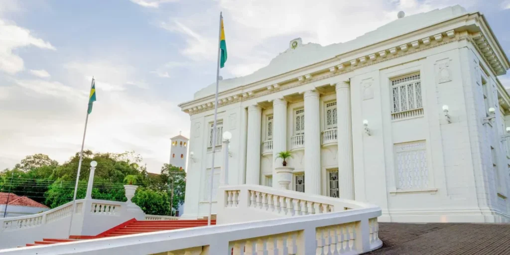 Governo diz serem desfavoráveis as condições para atender reajustes e revisão de PCCRs