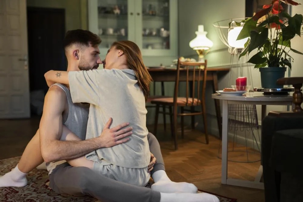 Em SC, condomínio proíbe que moradores tenham relações íntimas após 22h