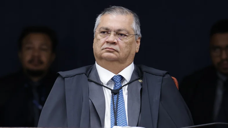 Dino segue relator e vota pela condenação de Bolsonaro; julgamento é suspenso