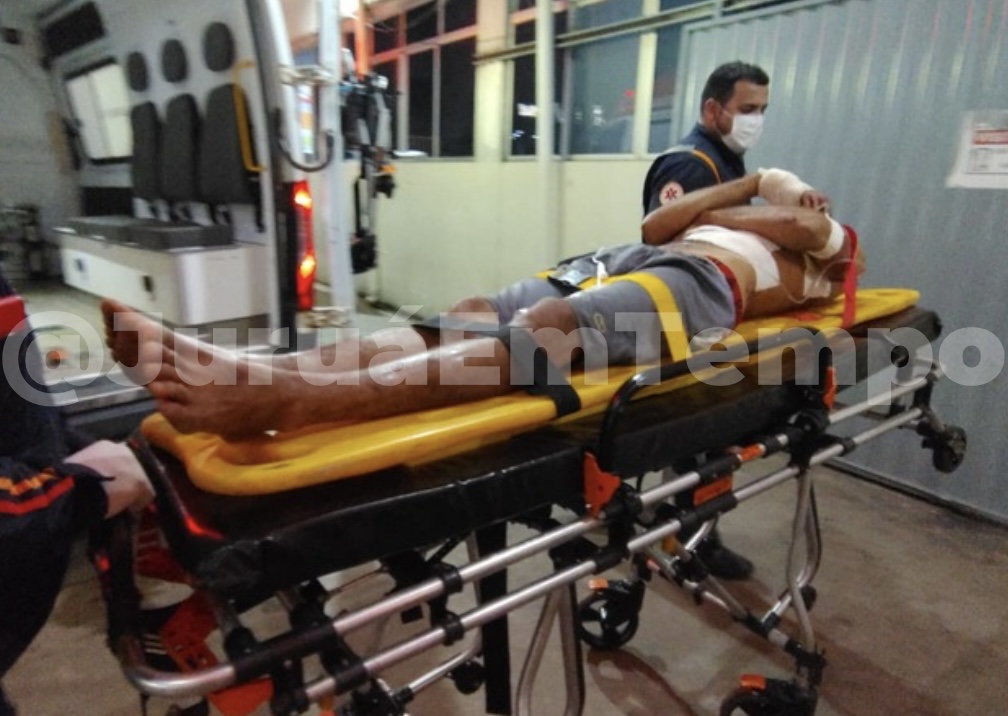 Homem é esfaqueado e encontrado às margens da BR-317, em Capixaba