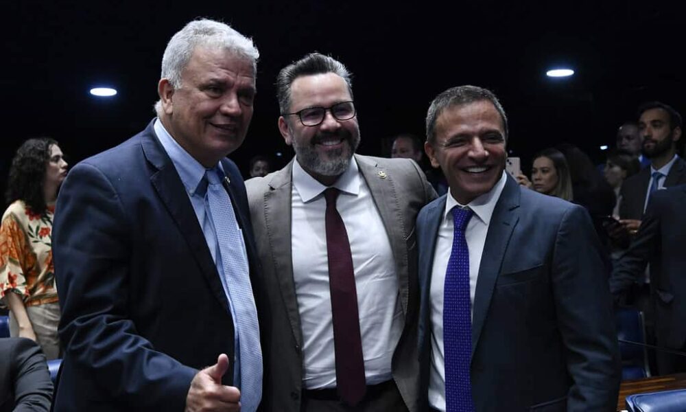 Mudanças na Lei da Ficha Limpa contaram com votos de Bittar, Alan e Petecão